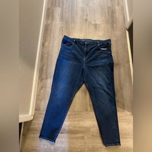 Woman’s American Eagle Jeans